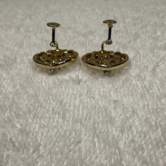 Vintage Gold-Tone Filigree Screw Back Earrings with Blue Rhinestones - Picture 9 of 9